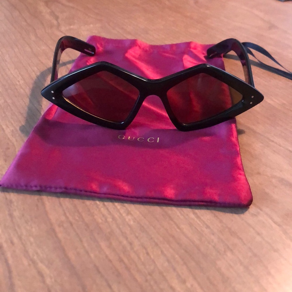 Authentic Gucci cat eye sunglasses ❤️